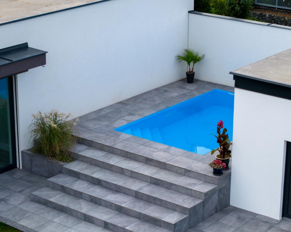 Zvýšení hodnoty rodinného domu díky bazénu: Stojí to za to?